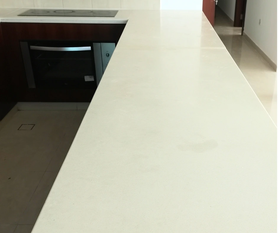 Hft dubai technician polishing corian vanity top in jumeirah dubai (2)